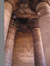 Древние колонны